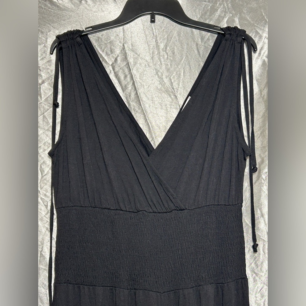 Lascana Sleeveless V-Neck Pantsuit, XL size 40width 
Dress up or go casual! - Picture 5 of 7